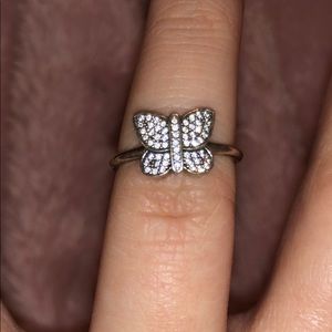 Pandora sparkling butterfly ring size 50 (5.5)
